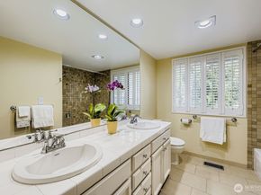 17012 SE 40th Court, Bellevue WA 98008