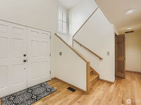 17012 SE 40th Court, Bellevue WA 98008