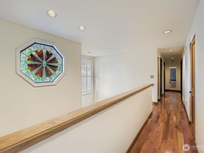 17012 SE 40th Court, Bellevue WA 98008