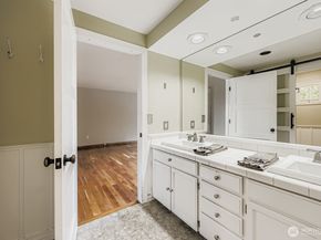 17012 SE 40th Court, Bellevue WA 98008