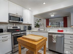 1971 S 368th Place 902, Federal Way WA 98003