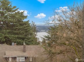 208 35th Avenue E, Seattle WA 98112