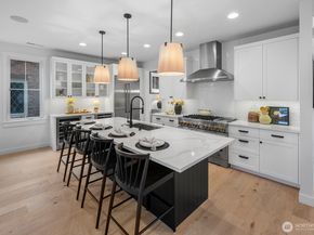 208 35th Avenue E, Seattle WA 98112