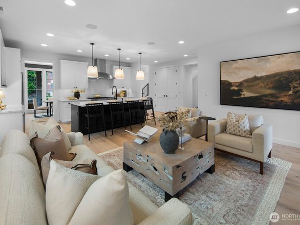 208 35th Avenue E, Seattle WA 98112