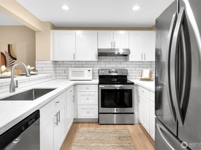 15600 116th Avenue NE K3, Bothell WA 98011