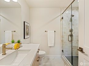 11043 B 19th Avenue NE, Seattle WA 98125