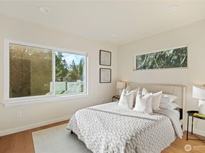 11043 B 19th Avenue NE, Seattle WA 98125