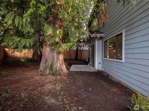 11043 B 19th Avenue NE, Seattle WA 98125