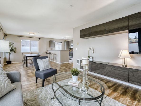 10511 Midvale Avenue N 302, Seattle WA 98133