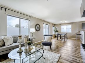 10511 Midvale Avenue N 302, Seattle WA 98133