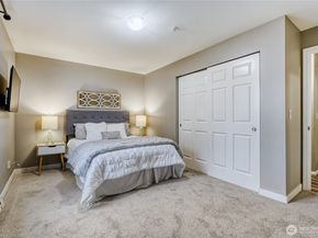 10511 Midvale Avenue N 302, Seattle WA 98133