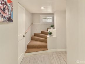 7117 12th Avenue NE, Seattle WA 98115