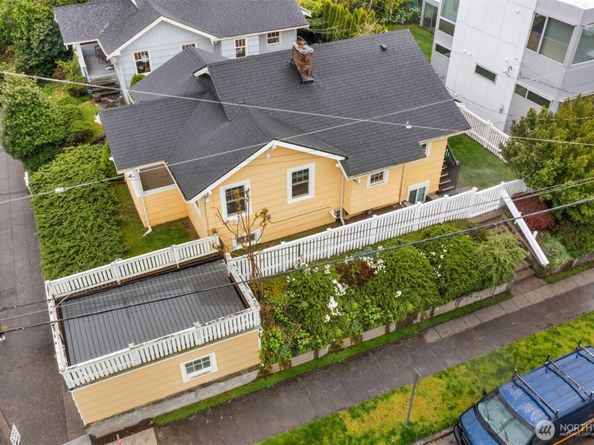 7117 12th Avenue NE, Seattle WA 98115