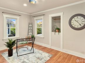 7117 12th Avenue NE, Seattle WA 98115