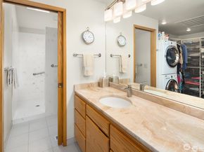 1128 Sea Vista Place, Edmonds WA 98020