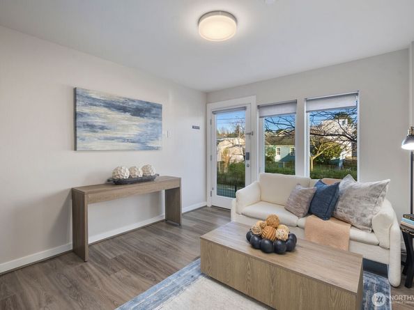 6249 8th Avenue NW, Seattle WA 98107