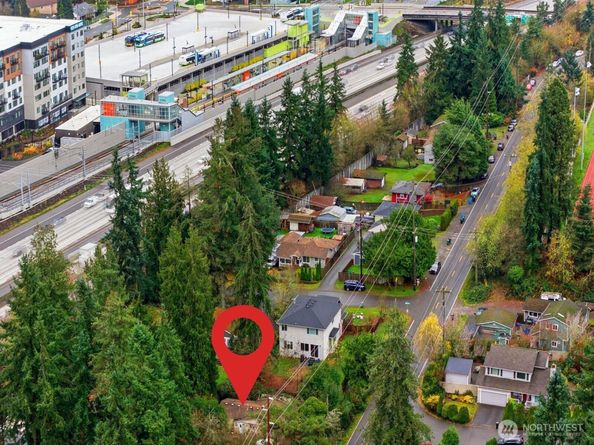 18916 5th Avenue NE, Shoreline WA 98155