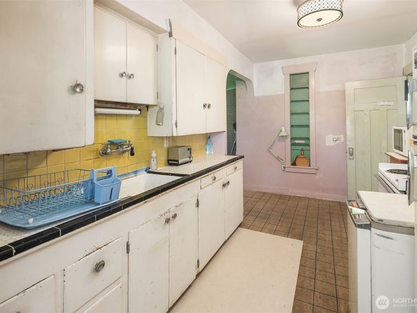 5202 35th Avenue SW, Seattle WA 98126