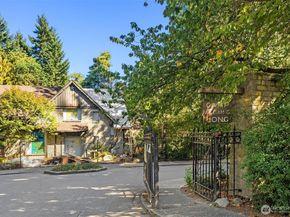 5202 35th Avenue SW, Seattle WA 98126