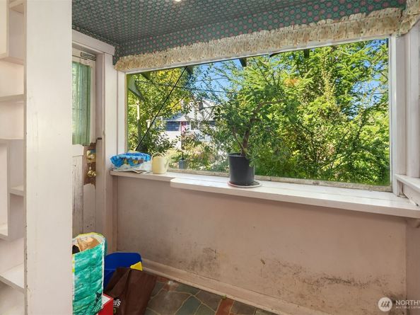 5202 35th Avenue SW, Seattle WA 98126