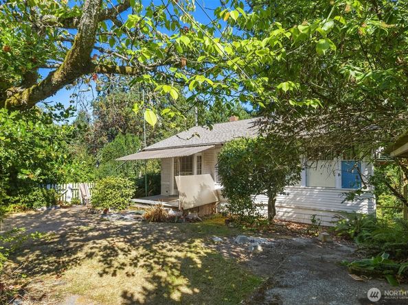 5202 35th Avenue SW, Seattle WA 98126