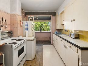 5202 35th Avenue SW, Seattle WA 98126