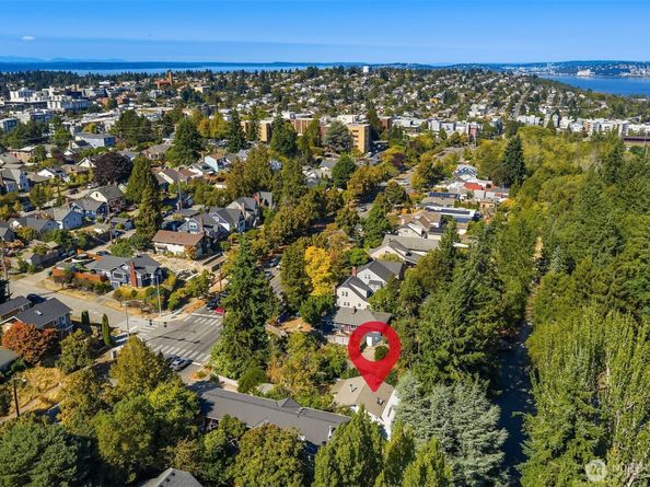 5202 35th Avenue SW, Seattle WA 98126