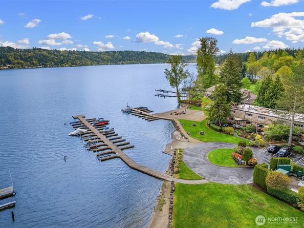 3834 175th Avenue NE 209, Redmond WA 98052