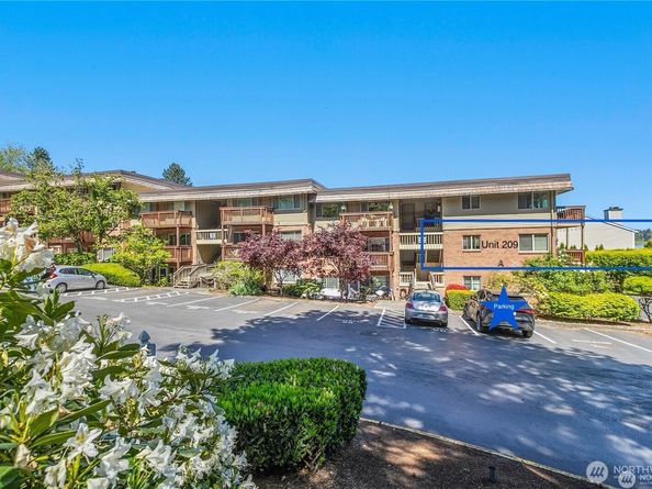 3834 175th Avenue NE 209, Redmond WA 98052