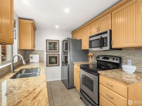 3834 175th Avenue NE 209, Redmond WA 98052