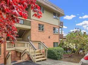 3834 175th Avenue NE 209, Redmond WA 98052