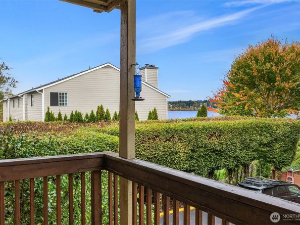 3834 175th Avenue NE 209, Redmond WA 98052