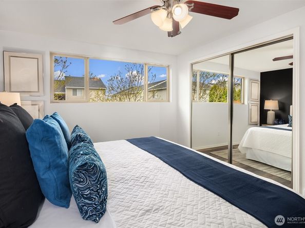 3834 175th Avenue NE 209, Redmond WA 98052