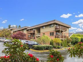 3834 175th Avenue NE 209, Redmond WA 98052