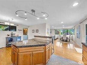 17127 NE 8th Place, Bellevue WA 98008