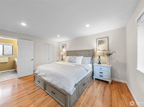 17127 NE 8th Place, Bellevue WA 98008