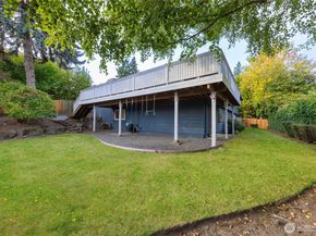17127 NE 8th Place, Bellevue WA 98008