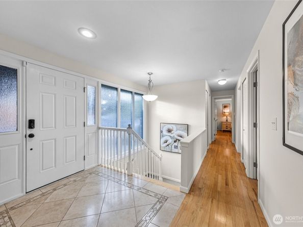 17127 NE 8th Place, Bellevue WA 98008