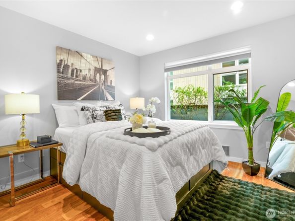 5615 24th Avenue NW 24, Seattle WA 98107