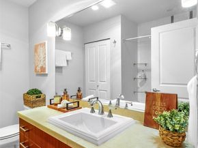 5615 24th Avenue NW 24, Seattle WA 98107