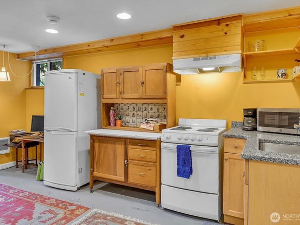 5608 34th Avenue NW, Seattle WA 98107