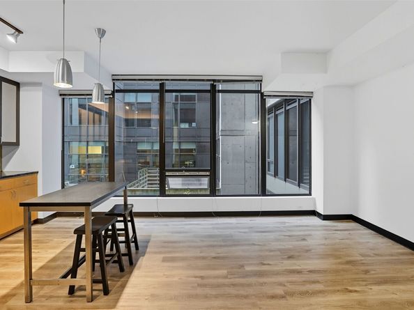 2716 Elliott Avenue 404, Seattle WA 98121