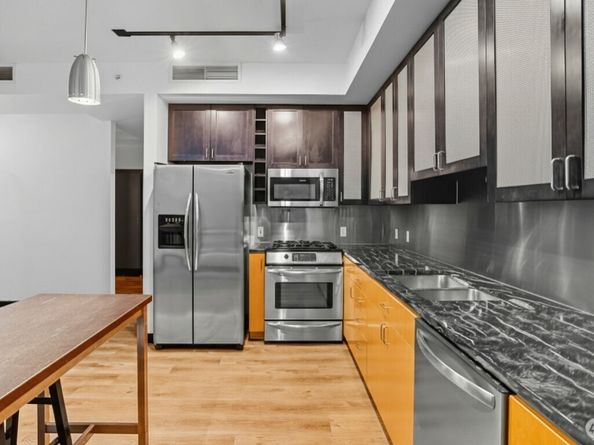 2716 Elliott Avenue 404, Seattle WA 98121