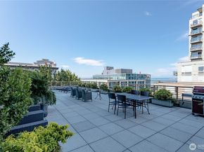 2716 Elliott Avenue 404, Seattle WA 98121