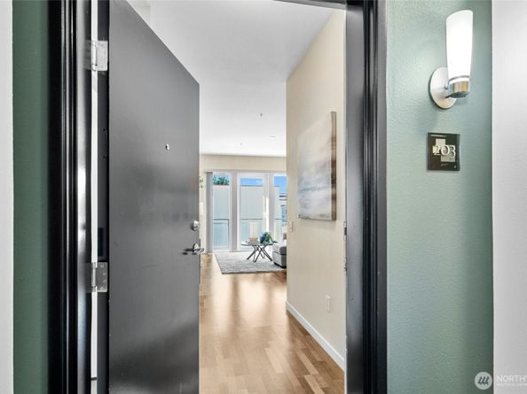 375 Kirkland Avenue 203, Kirkland WA 98033