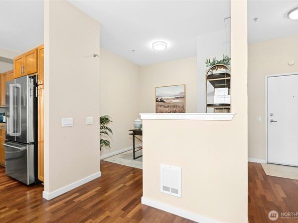 375 Kirkland Avenue 203, Kirkland WA 98033