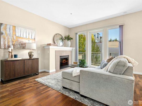 375 Kirkland Avenue 203, Kirkland WA 98033