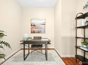 375 Kirkland Avenue 203, Kirkland WA 98033