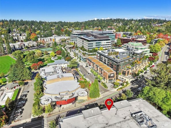 375 Kirkland Avenue 203, Kirkland WA 98033