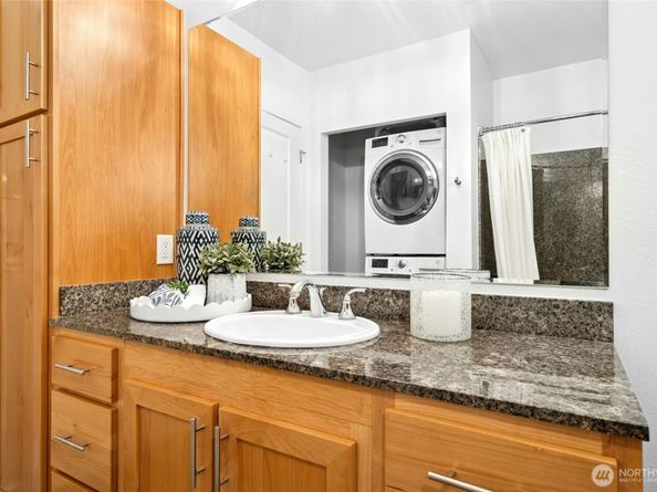 375 Kirkland Avenue 203, Kirkland WA 98033